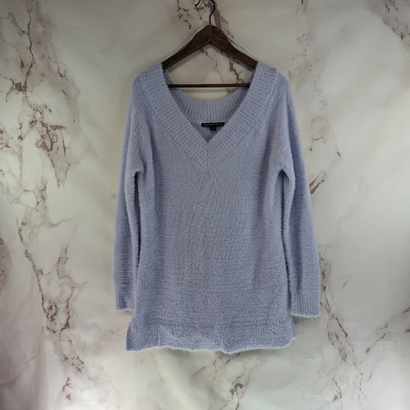 Boston Proper Sweater Womens Medium Purple Fuzzy Eyelash Slouchy Shoulder V Neck - Picture 1 of 9